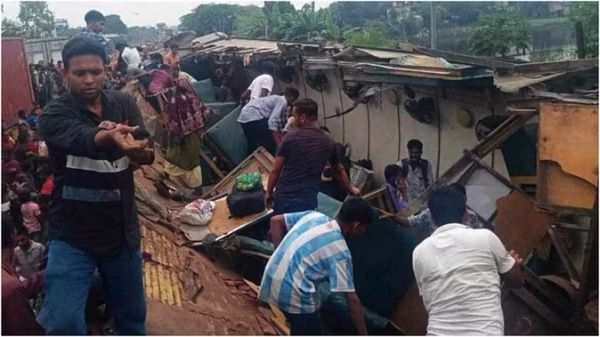  यात्री ट्रेन से टकराई मालगाड़ी, 12 यात्रियों की मौत...